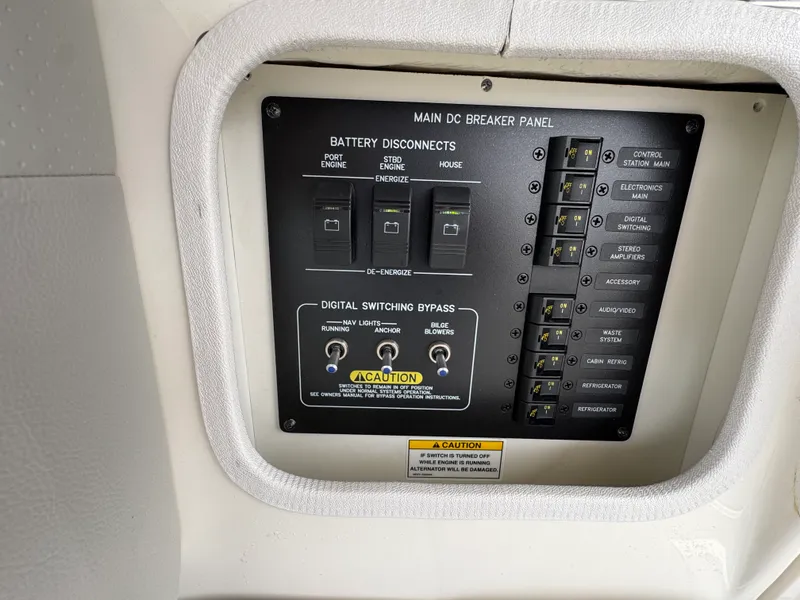 Slide: The Image of Sea Ray 400 SLX 2023 - 11