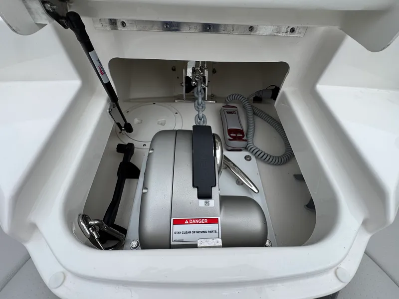 Slide: The Image of Sea Ray 400 SLX 2023 - 15