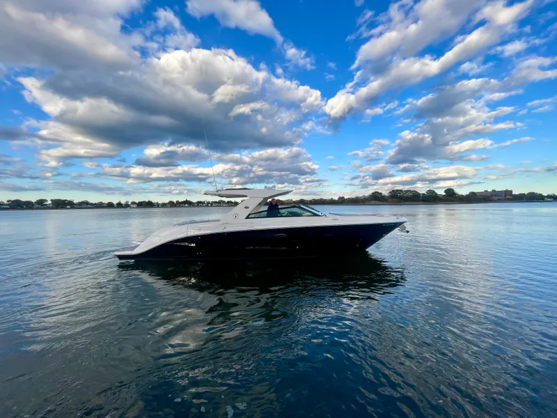 Slide: The Image of Sea Ray 400 SLX 2023 - 3