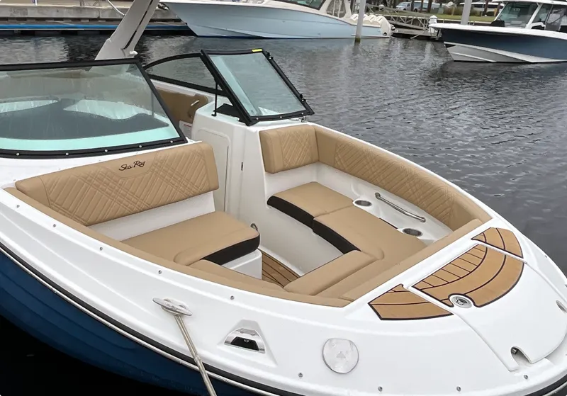 Slide: The Image of Sea Ray SDX 250 Outboard 2026 - 14