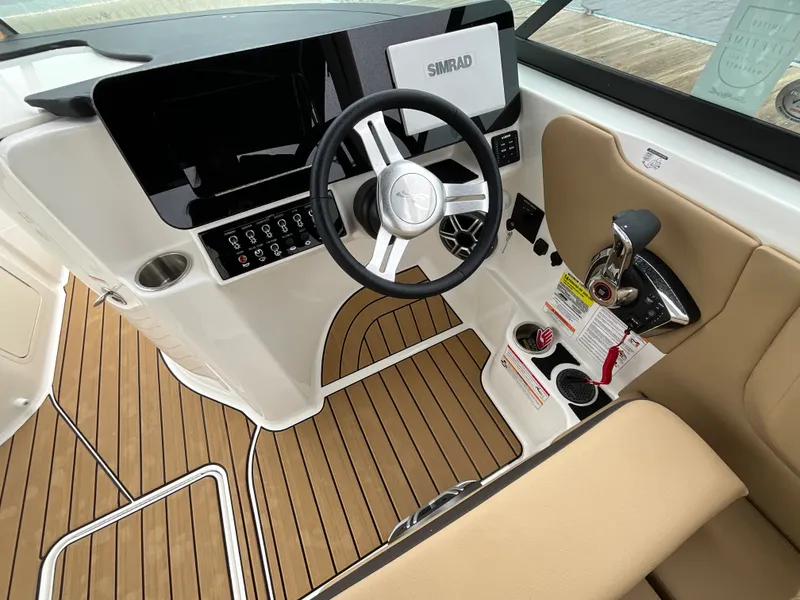 Slide: The Image of Sea Ray SDX 250 Outboard 2026 - 6