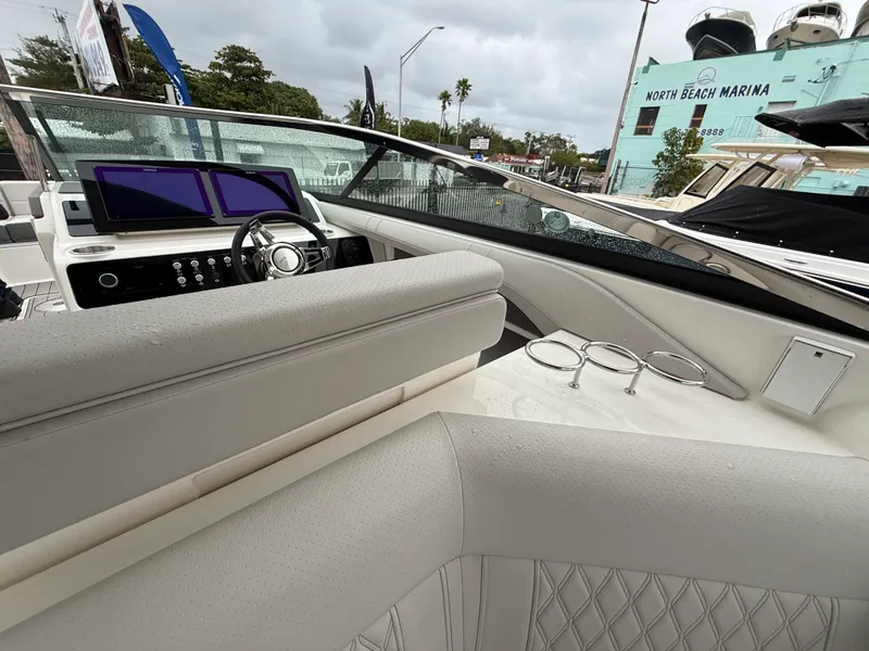 Slide: The Image of Sea Ray SLX 310 Outboard 2026 - 11