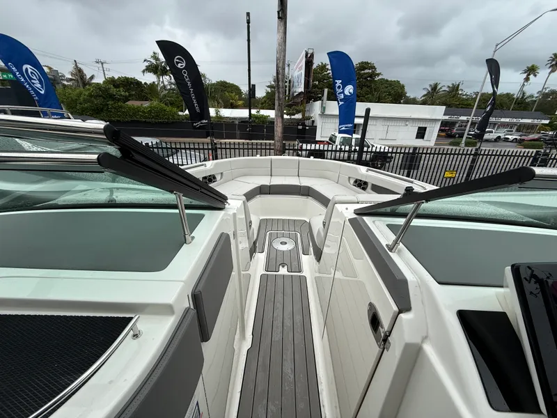 Slide: The Image of Sea Ray SLX 310 Outboard 2026 - 22