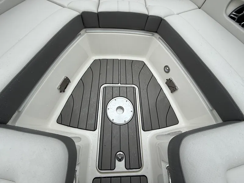 Slide: The Image of Sea Ray SLX 310 Outboard 2026 - 25