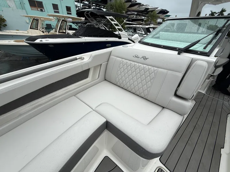 Slide: The Image of Sea Ray SLX 310 Outboard 2026 - 30