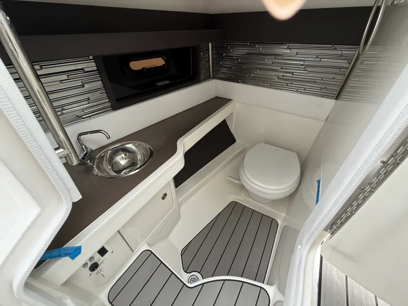 Slide: The Image of Sea Ray SLX 310 Outboard 2026 - 31