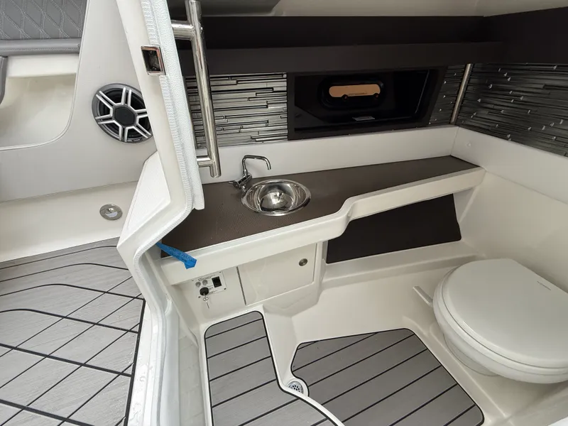Slide: The Image of Sea Ray SLX 310 Outboard 2026 - 32