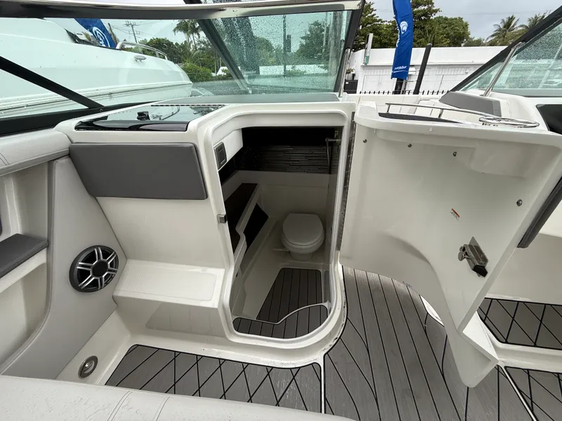 Slide: The Image of Sea Ray SLX 310 Outboard 2026 - 33
