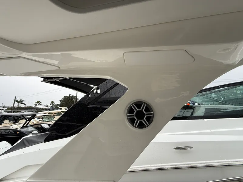 Slide: The Image of Sea Ray SLX 310 Outboard 2026 - 36