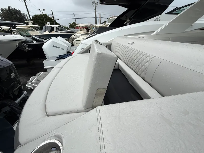 Slide: The Image of Sea Ray SLX 310 Outboard 2026 - 38