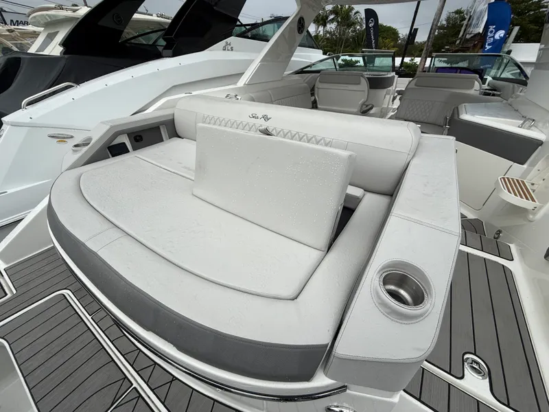 Slide: The Image of Sea Ray SLX 310 Outboard 2026 - 39