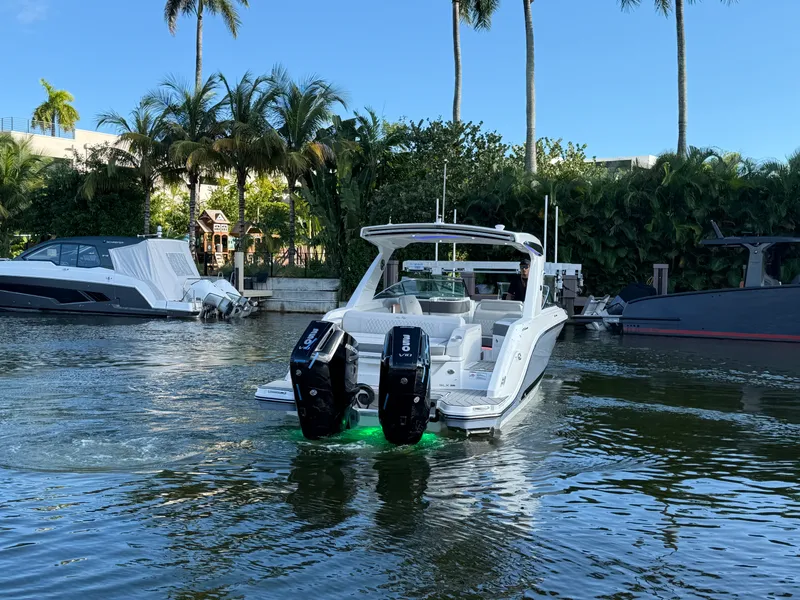 Slide: The Image of Sea Ray SLX 310 Outboard 2026 - 4