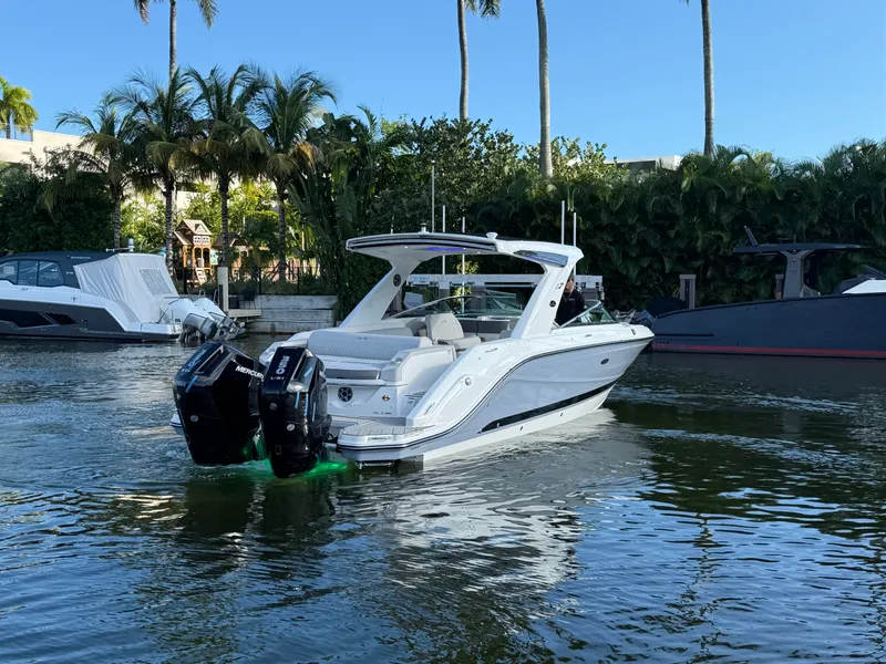 Slide: The Image of Sea Ray SLX 310 Outboard 2026 - 7