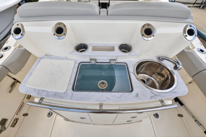 Slide: The Image of Scout 305 LXF 2023 - 14