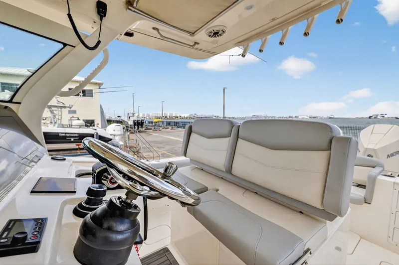 Slide: The Image of Scout 305 LXF 2023 - 17