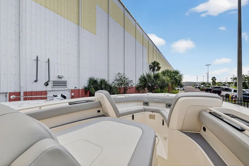 Slide: The Image of Scout 305 LXF 2023 - 18