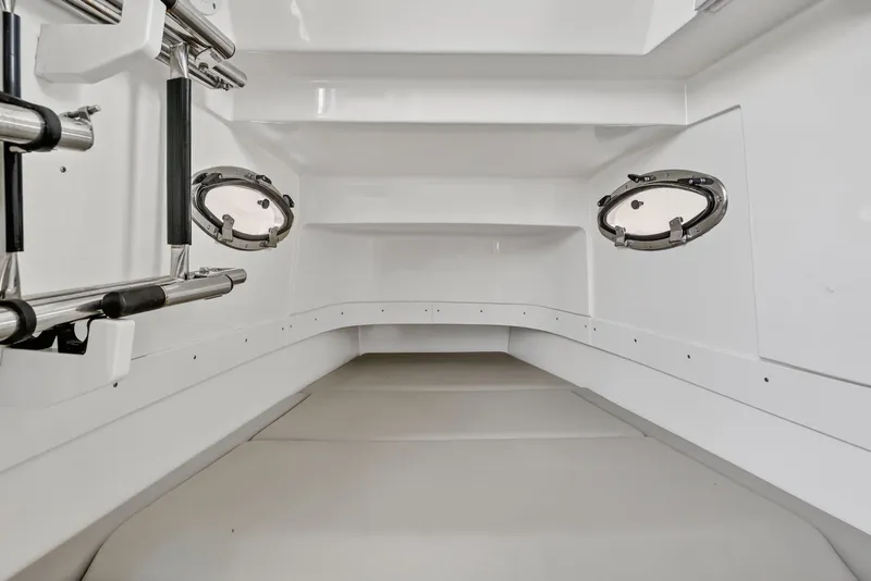 Slide: The Image of Scout 305 LXF 2023 - 24