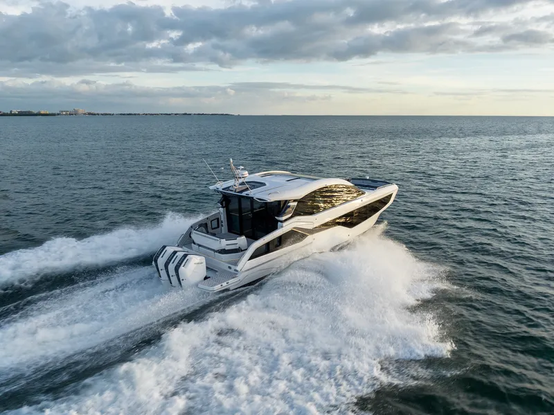 Slide: The Image of Galeon 435 GTO 2024 - 11