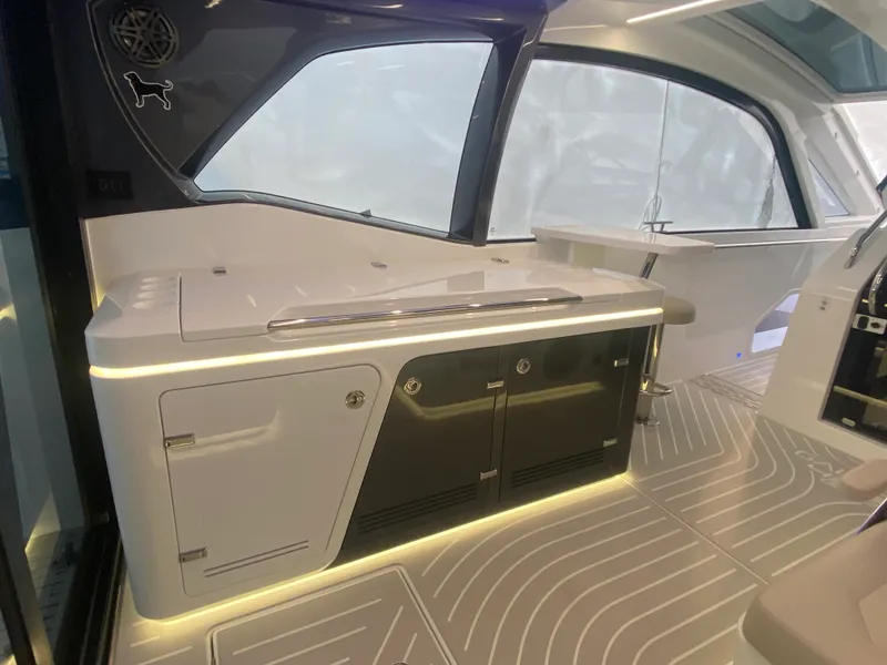 Slide: The Image of Galeon 435 GTO 2024 - 19