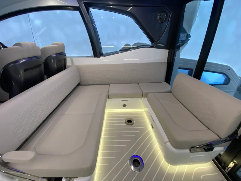 Slide: The Image of Galeon 435 GTO 2024 - 25