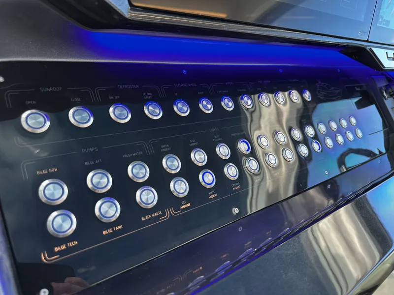 Slide: The Image of Galeon 435 GTO 2024 - 35