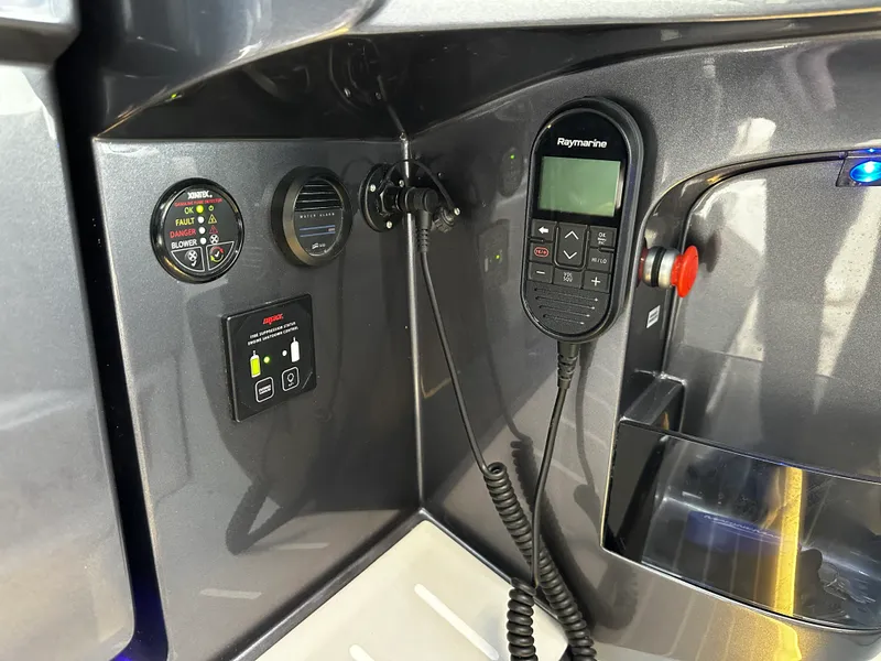 Slide: The Image of Galeon 435 GTO 2024 - 39