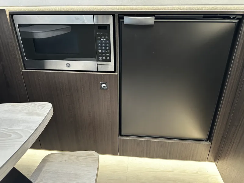 Slide: The Image of Galeon 435 GTO 2024 - 42