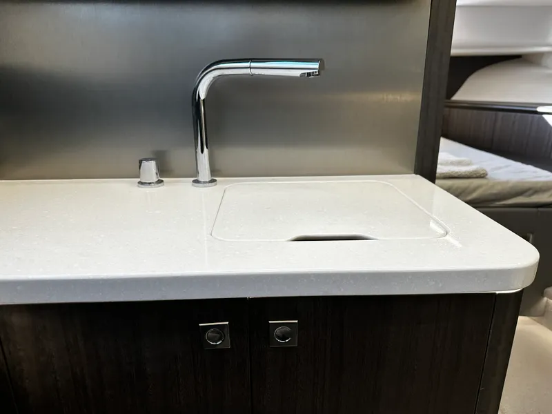 Slide: The Image of Galeon 435 GTO 2024 - 43