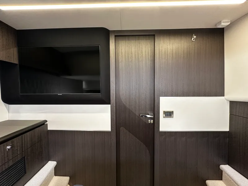 Slide: The Image of Galeon 435 GTO 2024 - 56