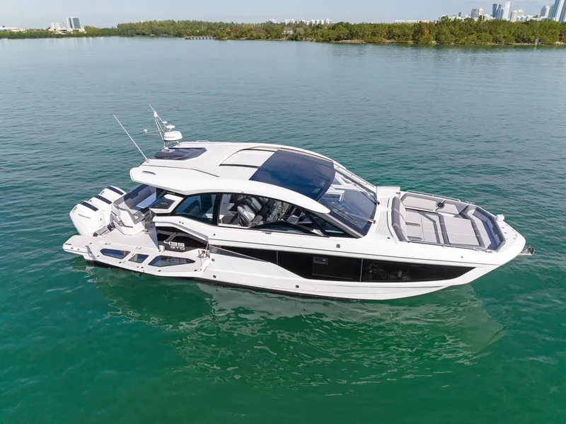 Slide: The Image of Galeon 435 GTO 2024 - 9