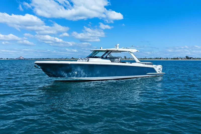 The Image of Tiara 43 LS 2021 - 0