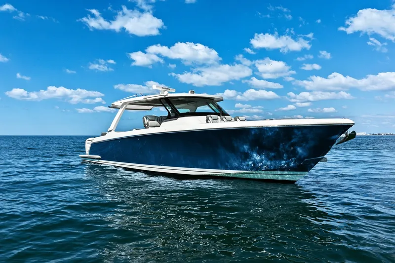 Slide: The Image of Tiara 43 LS 2021 - 10