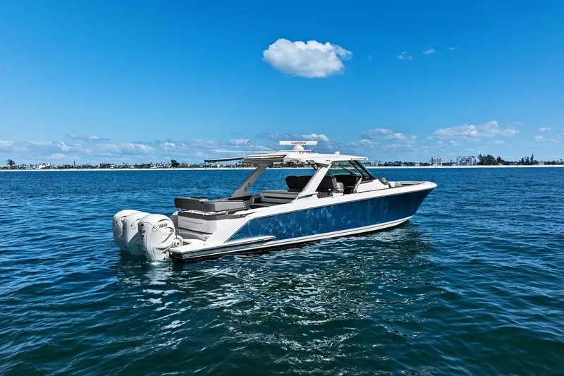 Slide: The Image of Tiara 43 LS 2021 - 11