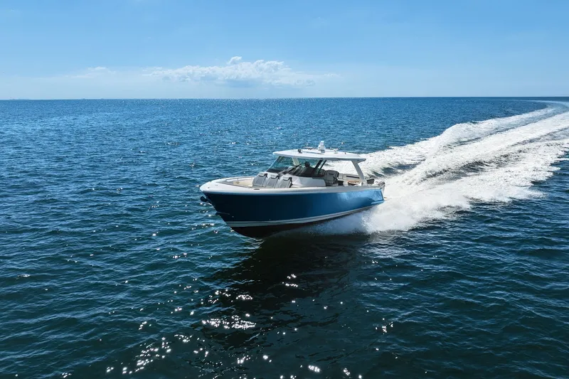 Slide: The Image of Tiara 43 LS 2021 - 15