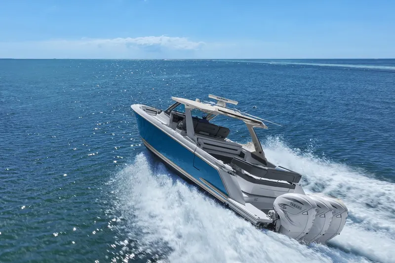 Slide: The Image of Tiara 43 LS 2021 - 18