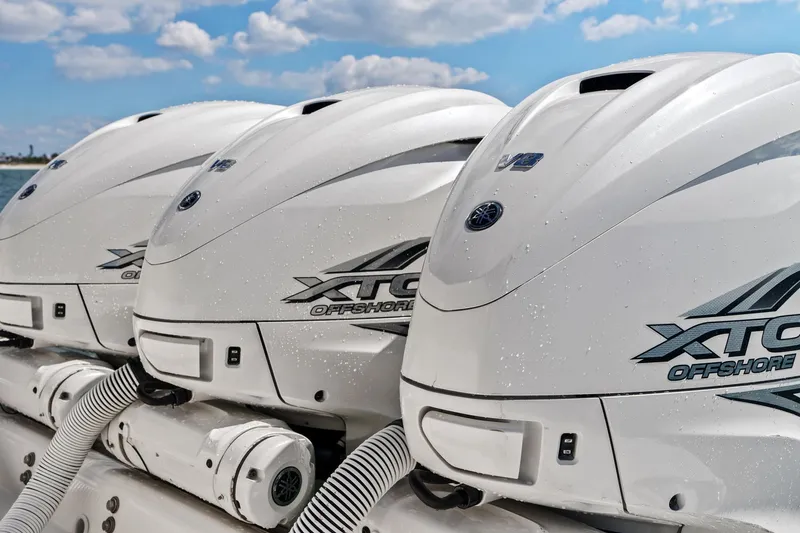 Slide: The Image of Tiara 43 LS 2021 - 25