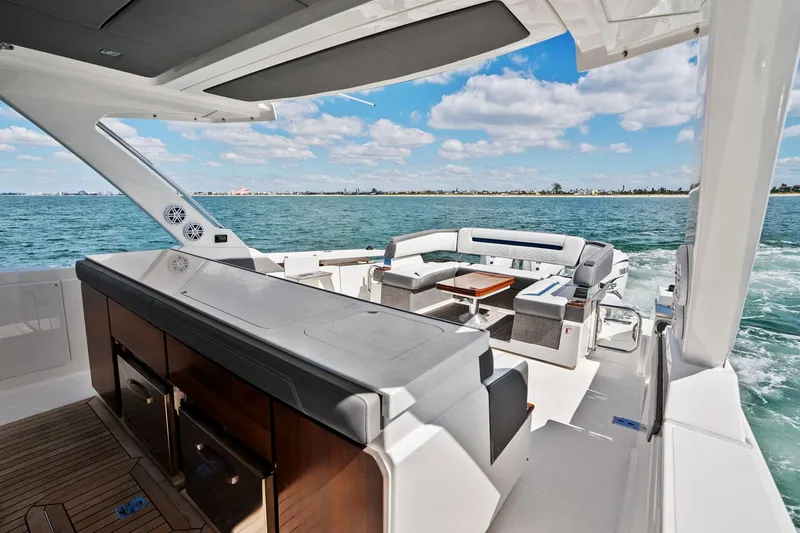 Slide: The Image of Tiara 43 LS 2021 - 29