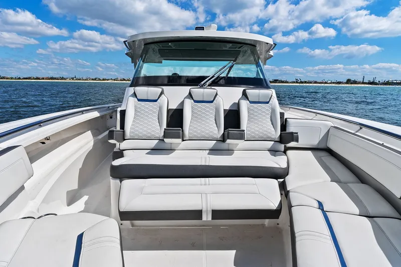 Slide: The Image of Tiara 43 LS 2021 - 36