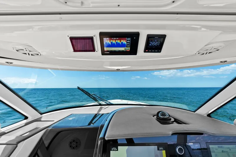 Slide: The Image of Tiara 43 LS 2021 - 44