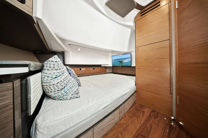 Slide: The Image of Tiara 43 LS 2021 - 49