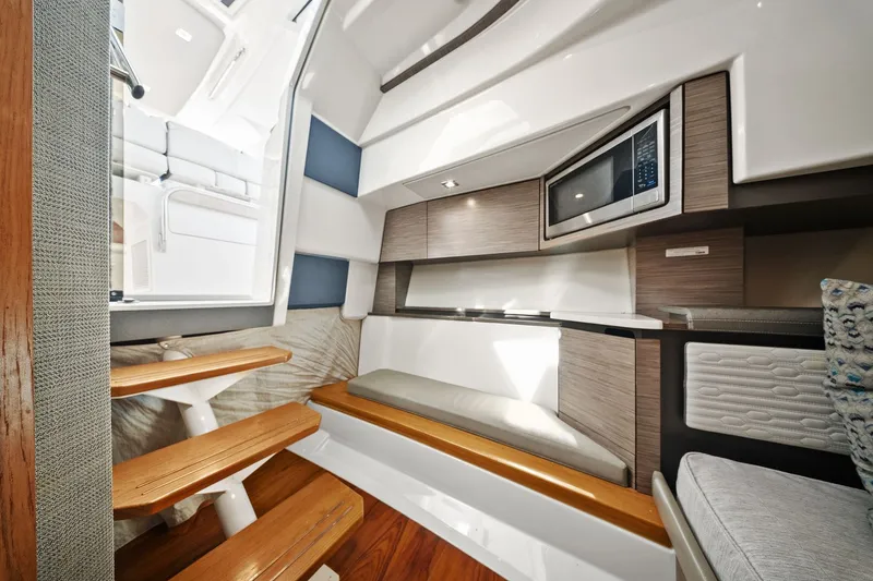 Slide: The Image of Tiara 43 LS 2021 - 50