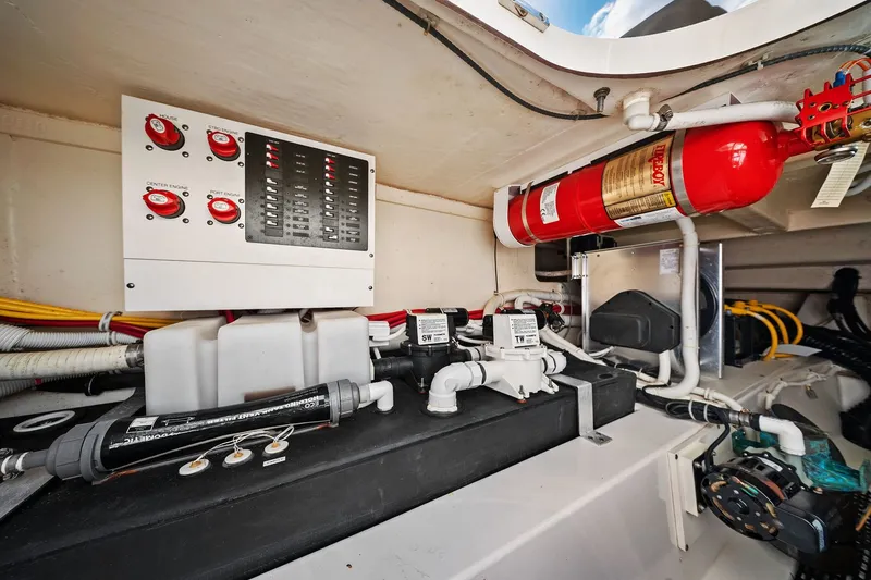 Slide: The Image of Tiara 43 LS 2021 - 52