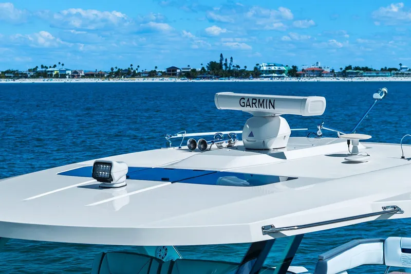 Slide: The Image of Tiara 43 LS 2021 - 7