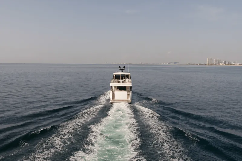 Slide: The Image of Ocean Alexander 32L 2024 - 15