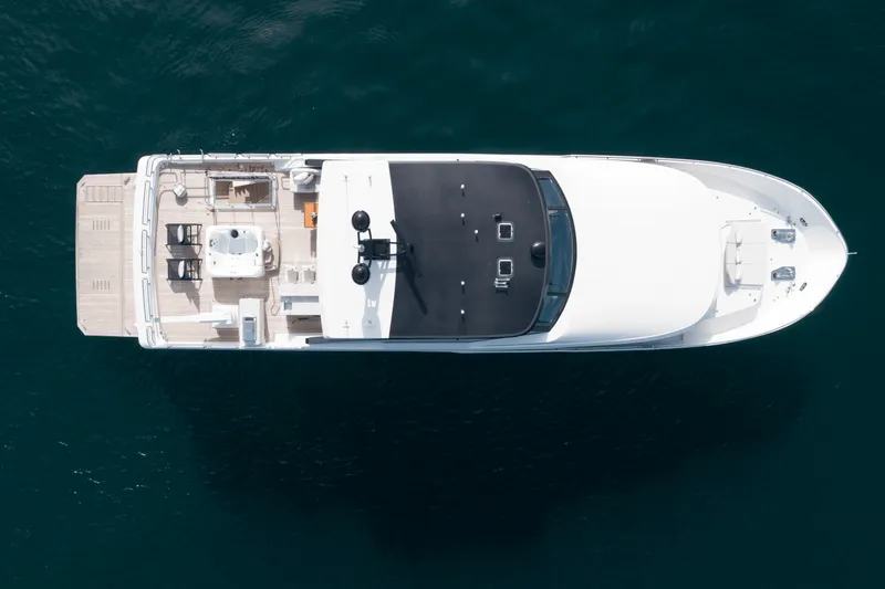 Slide: The Image of Ocean Alexander 32L 2024 - 9