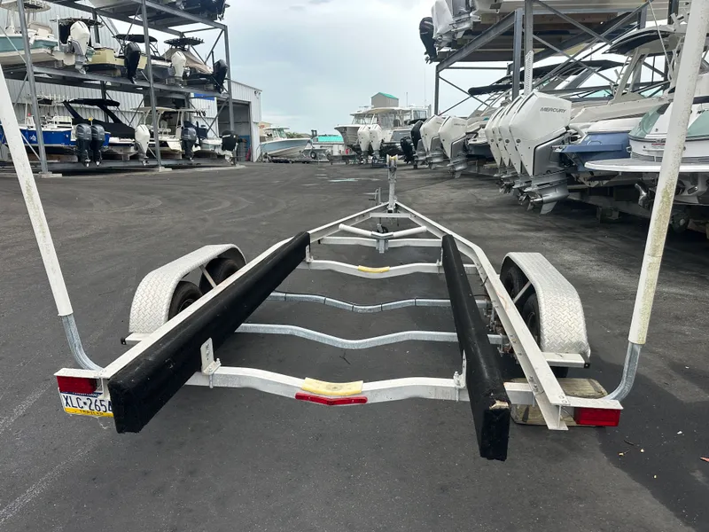 Slide: The Image of Boston Whaler 210 MONTAUK 2018 - 10