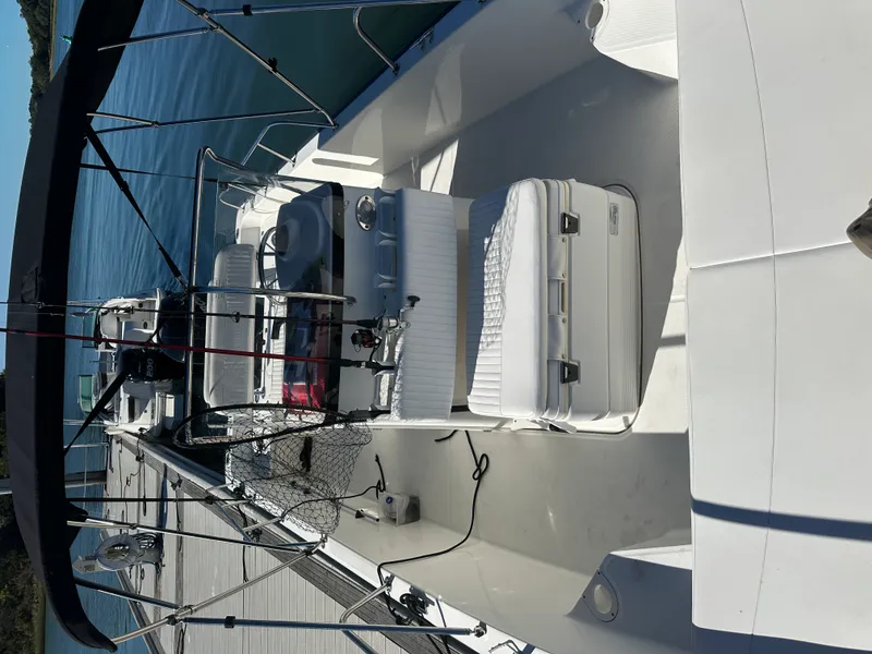 Slide: The Image of Boston Whaler 210 MONTAUK 2018 - 4