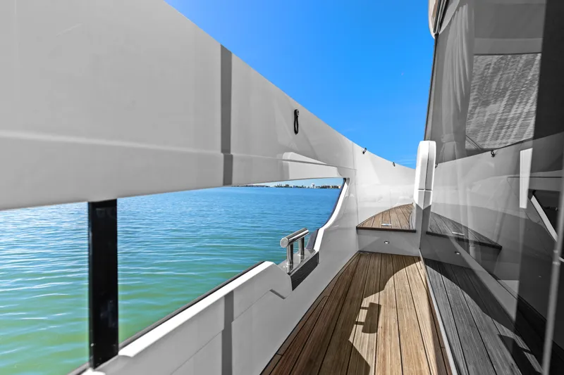 Slide: The Image of Azimut Seadeck 6 2026 - 23