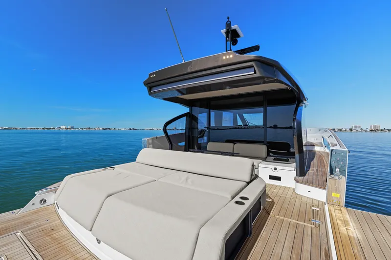 Slide: The Image of Azimut Seadeck 6 2026 - 36