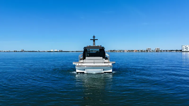 Slide: The Image of Azimut Seadeck 6 2026 - 6